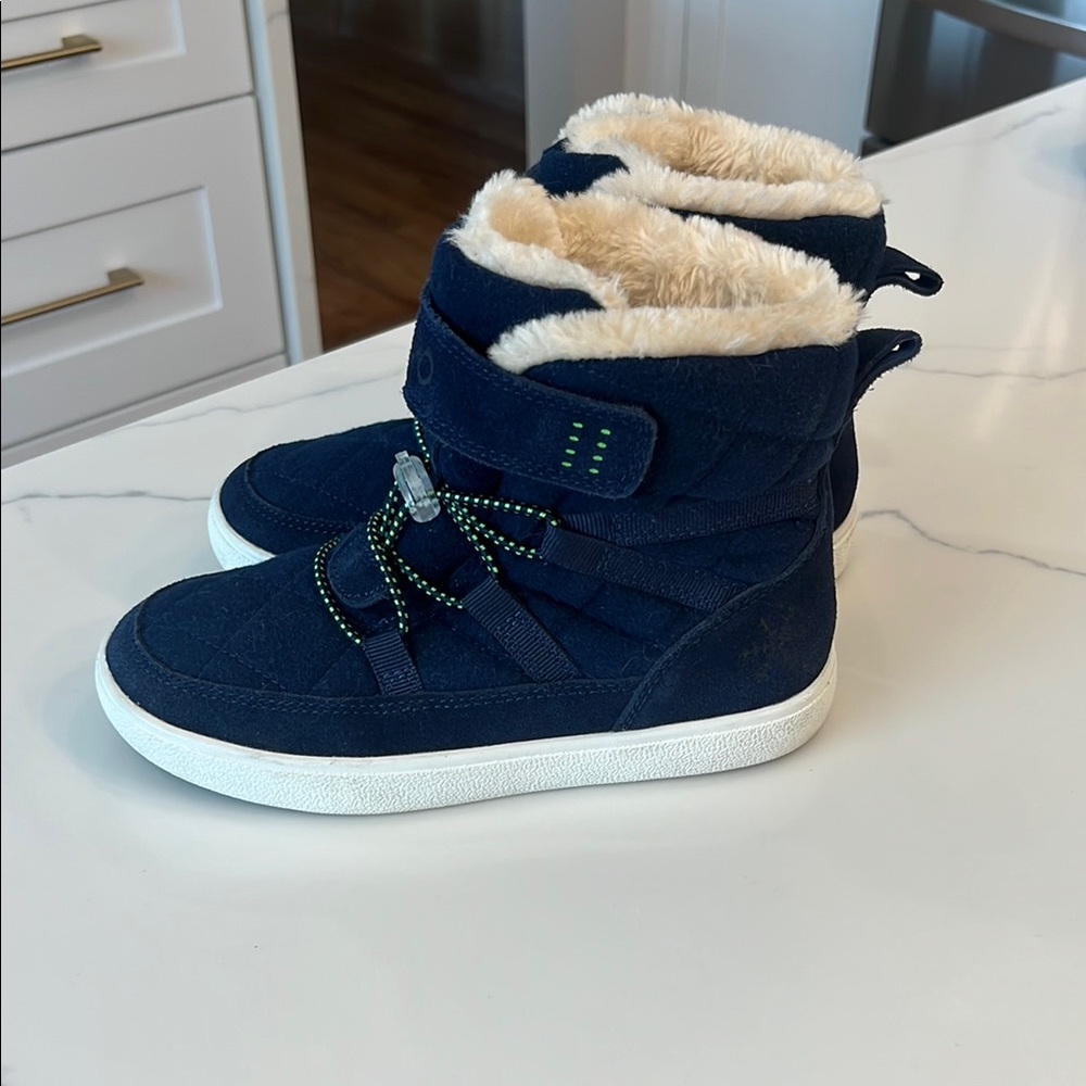 UOVO Blue and Cream Winter Boots with Velcro Closure